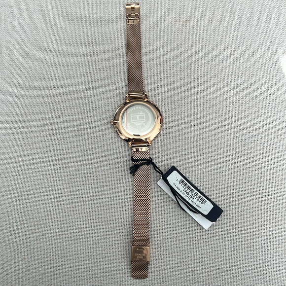 Tommy Hilfiger Alexa Carnation Rose Gold-Tone Mesh Ladies Watch #1782158 NWT - Picture 6 of 8